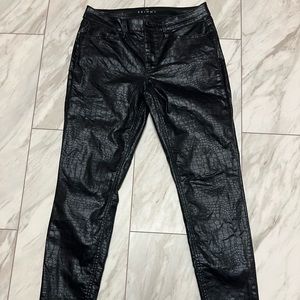 White House Black Market Black Textured The Skinny Shiny Croc Gator sz 8